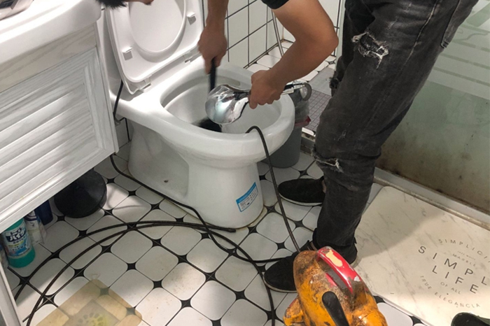 定州马桶堵塞自己疏通还是找师傅？专业上门服务让你省时更省心